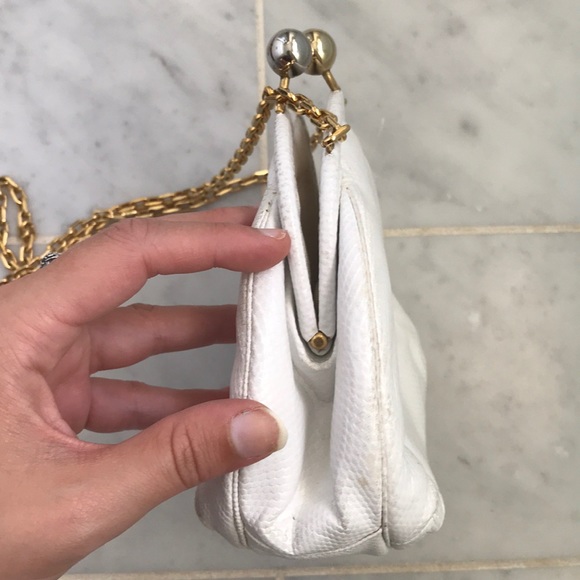 💯authentic Judith Lieber white clutch 6.5”w x 6”l - Picture 7 of 8